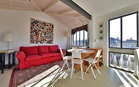Venice Homes & Holidays Art District